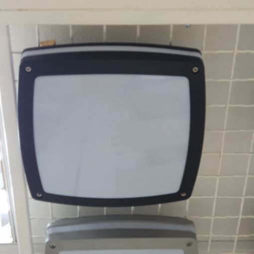 Slika Plafonska četvrtasta Svetiljka 2xE27, IP54. Telo svetiljke Izliveno od Aluminijuma, plastificirana, Crne boje, dimencije: 300 x 300 x h 73 mm. Šifra 6140C